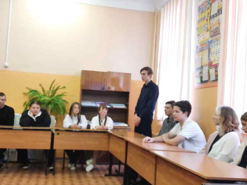Встреча учеников школы с семьей Михаила Сергеевича Баенкова, участника СВО на Донбассе, погибшего при исполнении воинского долга 26 февраля 2022 года..