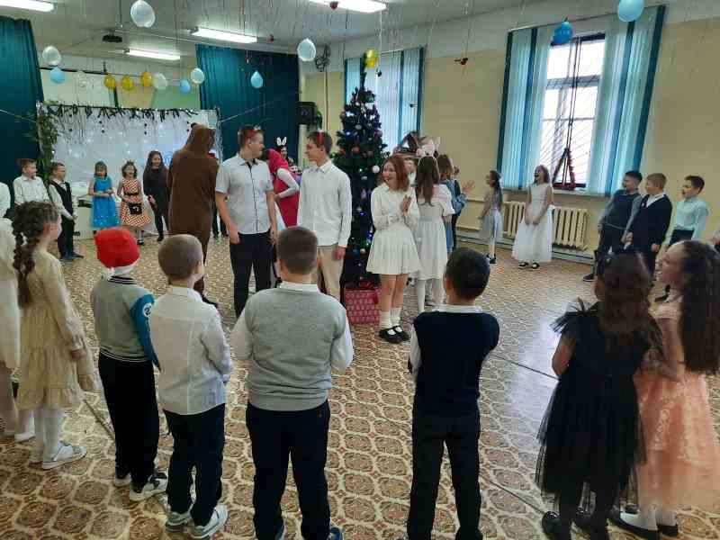 С 25 по 28 декабря 2023 года в школе проводились новогодние мероприятия..