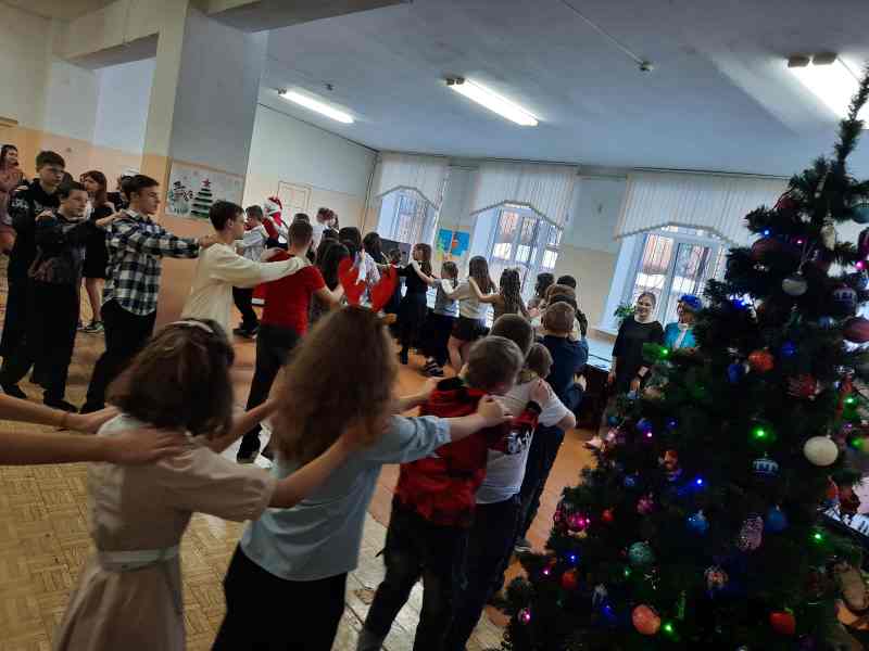 С 25 по 28 декабря 2023 года в школе проводились новогодние мероприятия..